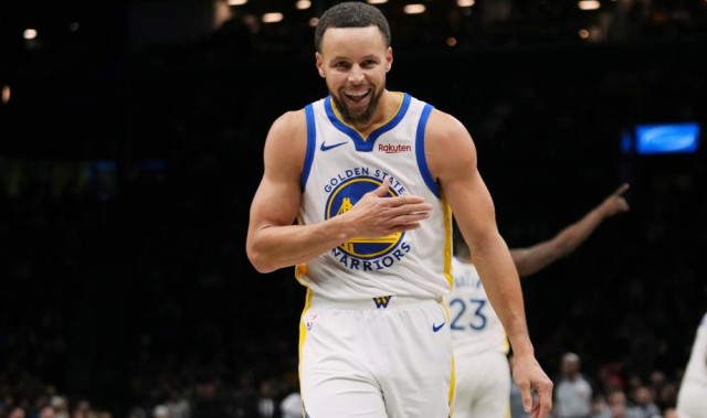 库里27分5助 勇士六人上双胜篮网